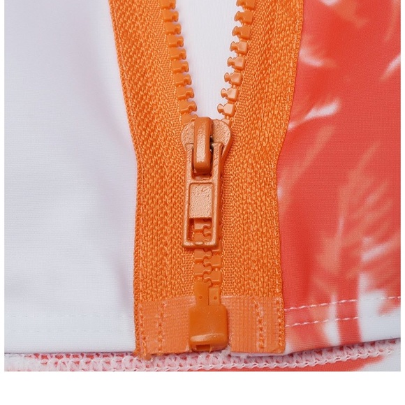 LAST 1 Large (8) 🚨Palm Tree Front Zip Suit - Picture 3 of 8